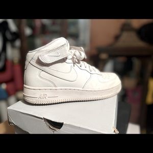 White Nike mid air forces. Size 5.5 in men